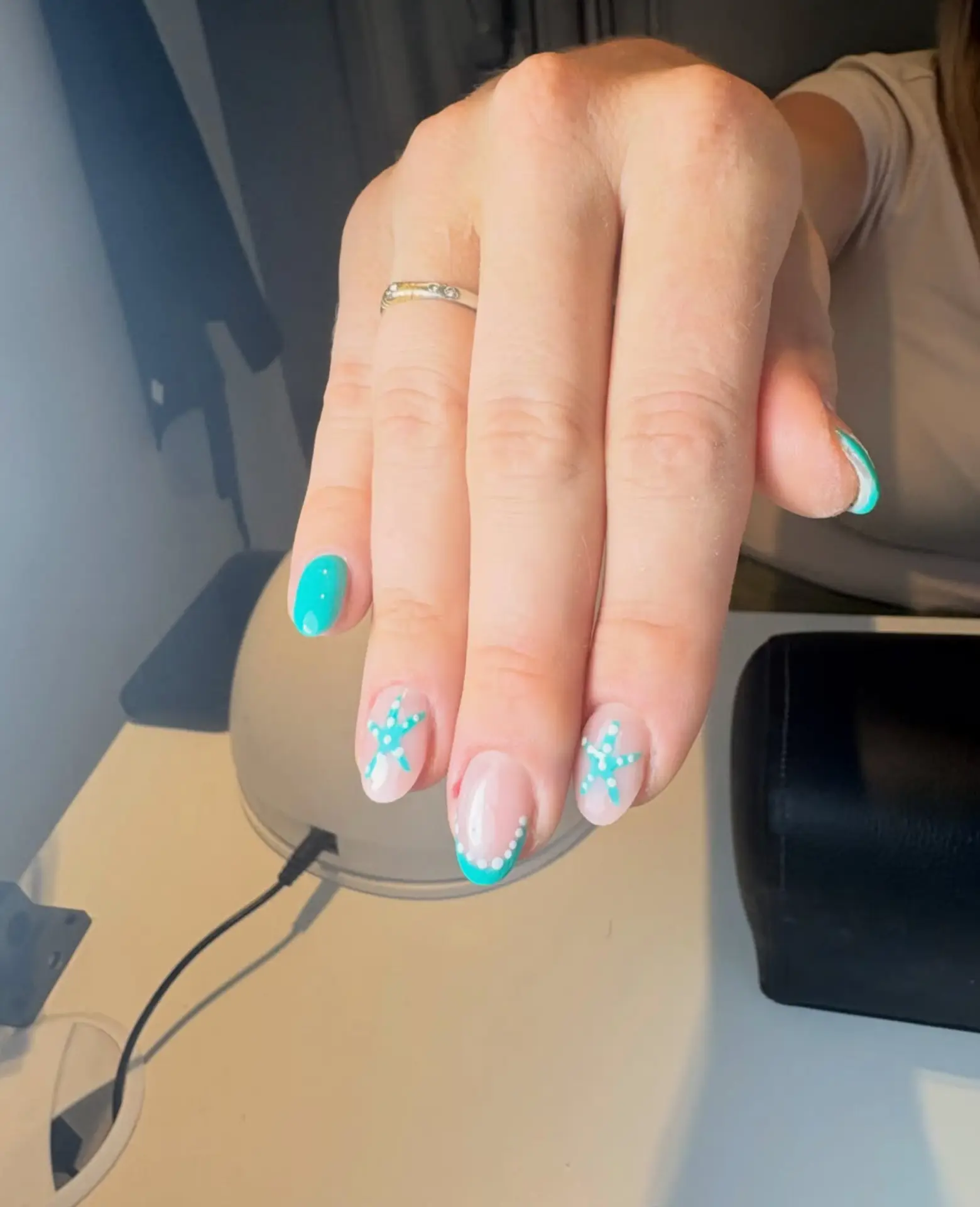 Naturel french manicure